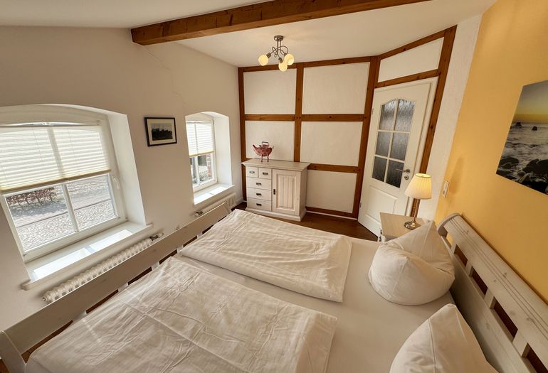 Lichtdurchflutetes Schlafzimmer Lichtdurchflutetes Schlafzimmer