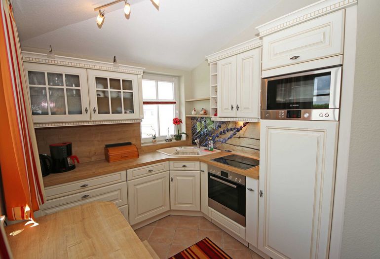 Küchenzeile voll ausgestattet