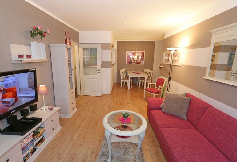 Wohnbereich mit TV Wohnbereich mit TV