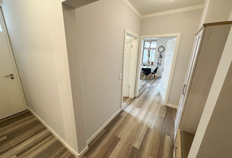 Flurbereich mit Blick zum Essbereich