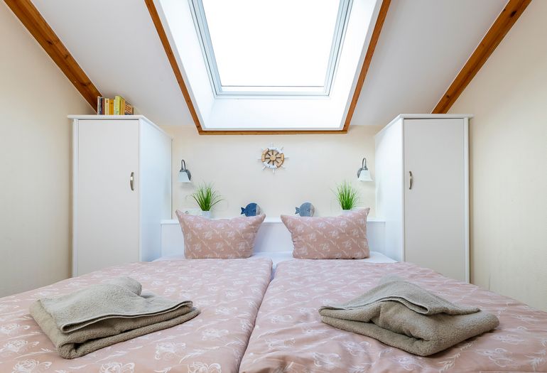 1. Schlafzimmer mit Doppelbett 1. Schlafzimmer mit Doppelbett