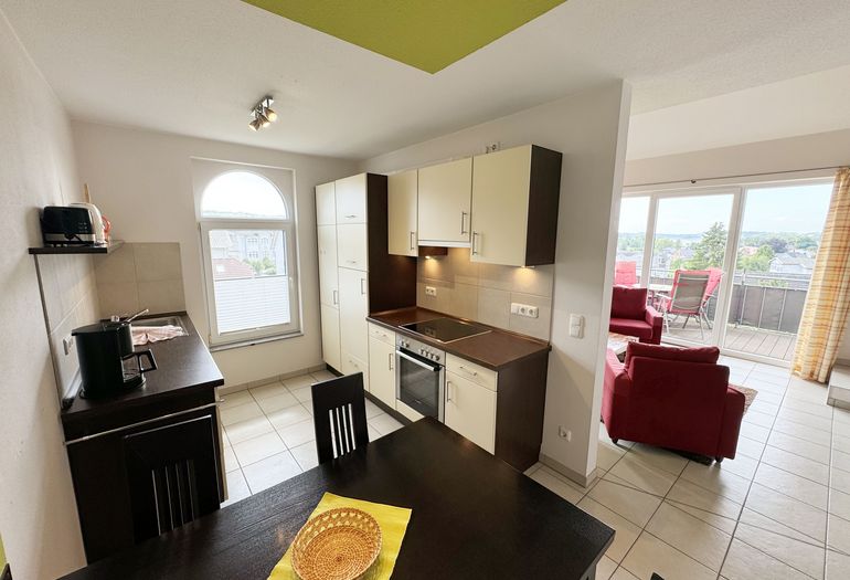 Küchenzeile mit Geschirrspüler