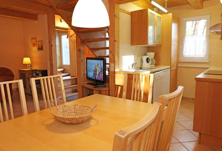 Esstisch für gemeinsames Essen Esstisch für gemeinsames Essen