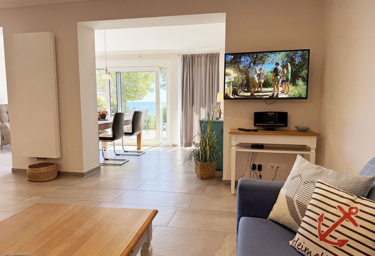 Wohnzimmer mit Flachbildschirm Wohnzimmer mit Flachbildschirm