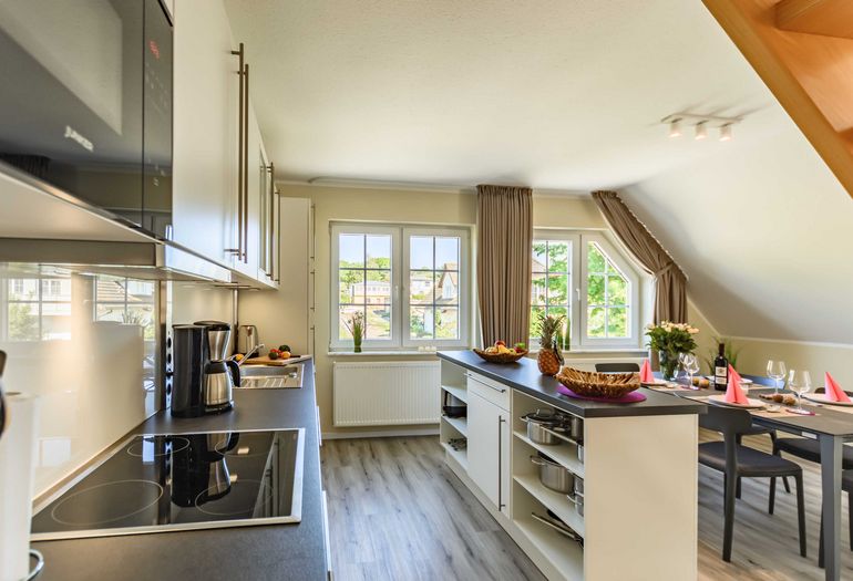 Küchenzeile mit Ceranfeld