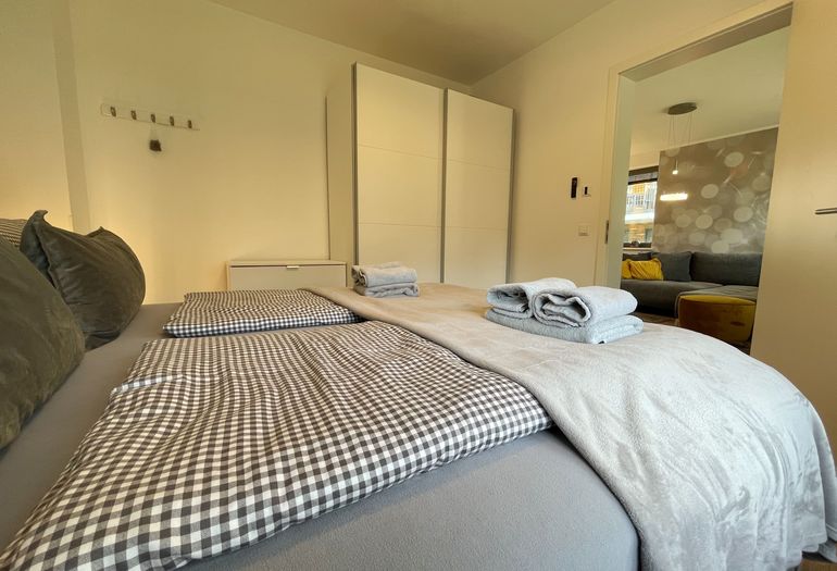 Schlafzimmer mit Kleiderschrank Schlafzimmer mit Kleiderschrank