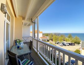 Villa Bergfrieden - Whg. 06 mit Balkon & Meerblick