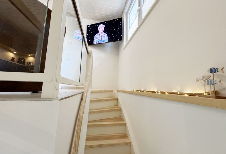 Treppe mit Blick ins Obergeschoss