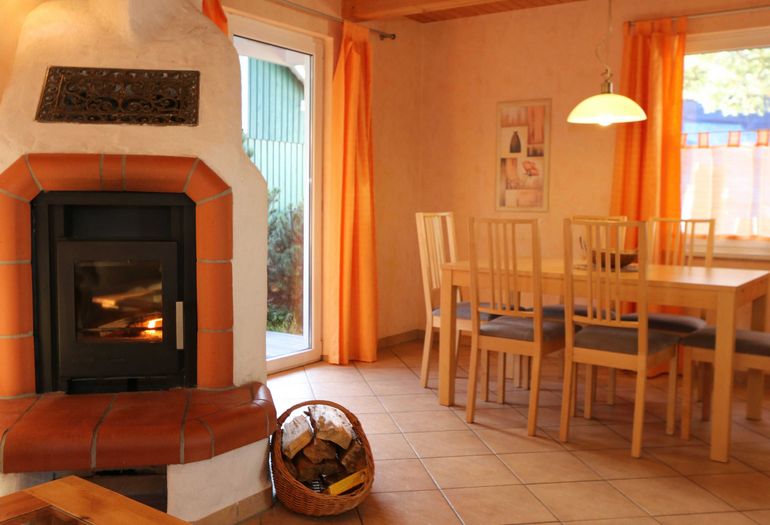 Essbereich mit Kamin