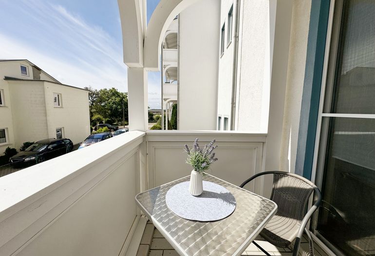 bestuhlter Balkon