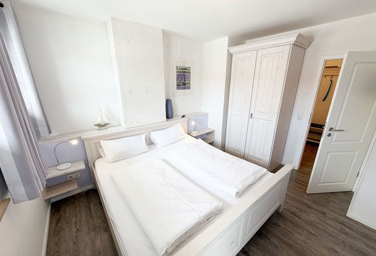 Villa Rosa Whg. 16 Meereszauber - 1. Schlafzimmer
