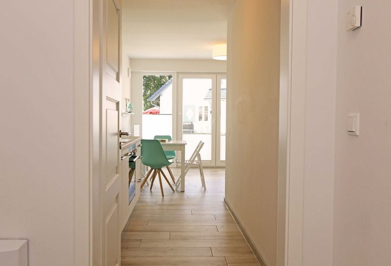 Eingangsbereich mit Blick in die Wohnung