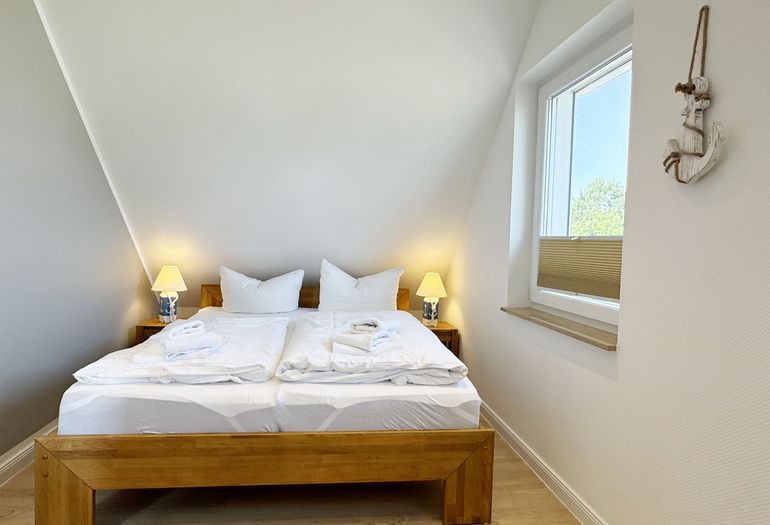 2. Schlafzimmer mit Doppelbett