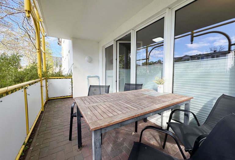 bestuhlter Balkon