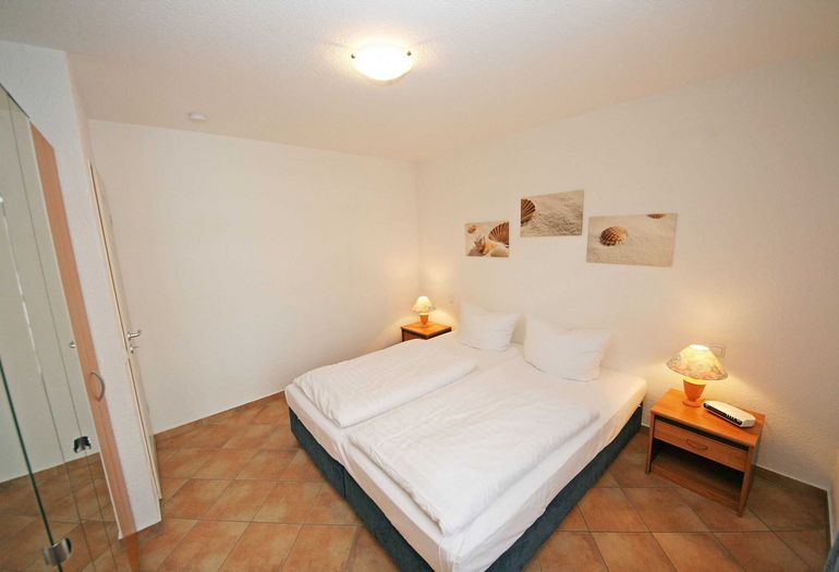 1. Schlafzimmer mit Doppelbett 1. Schlafzimmer mit Doppelbett