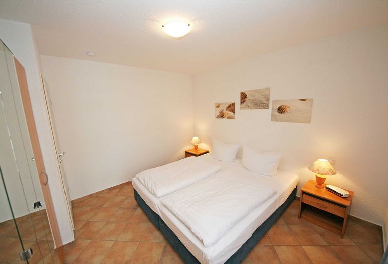 1. Schlafzimmer mit Doppelbett