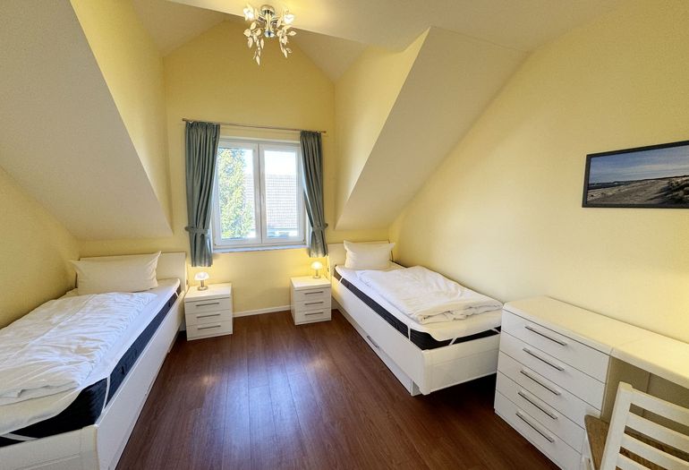 Auch hier finden Sie im 2. Schlafzimmer einen Schreibtisch