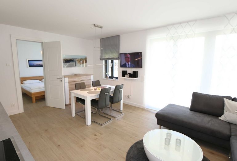 Wohnzimmer mit Essbereich Wohnzimmer mit Essbereich