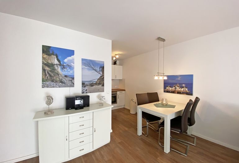 Esstisch für gemeinsames Essen Esstisch für gemeinsames Essen