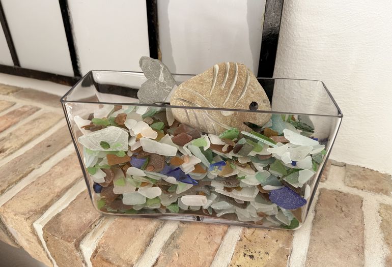 Dekofisch und Glasscherben