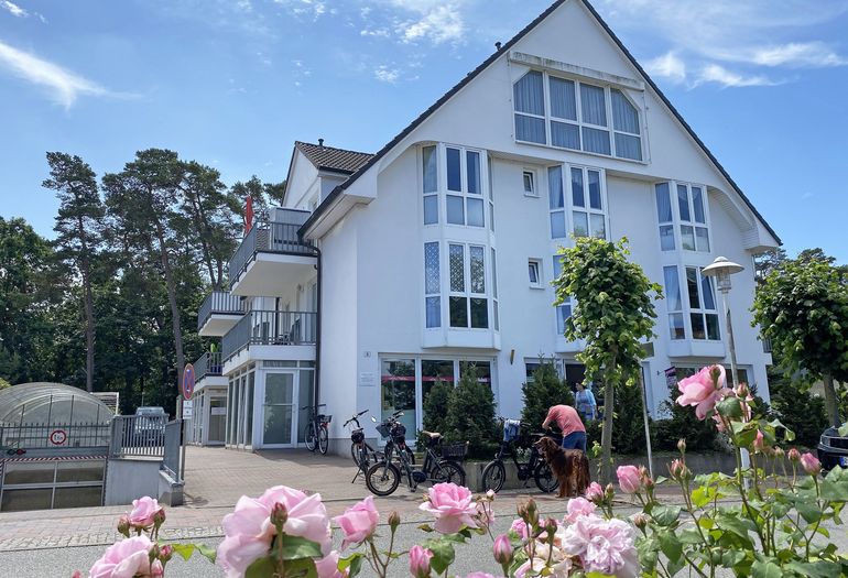 Blick zur Strandstraße 8 Blick zur Strandstraße 8