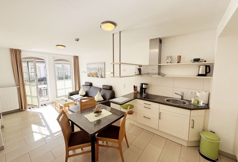 kombinierter Wohn-/Koch- und Essbereich