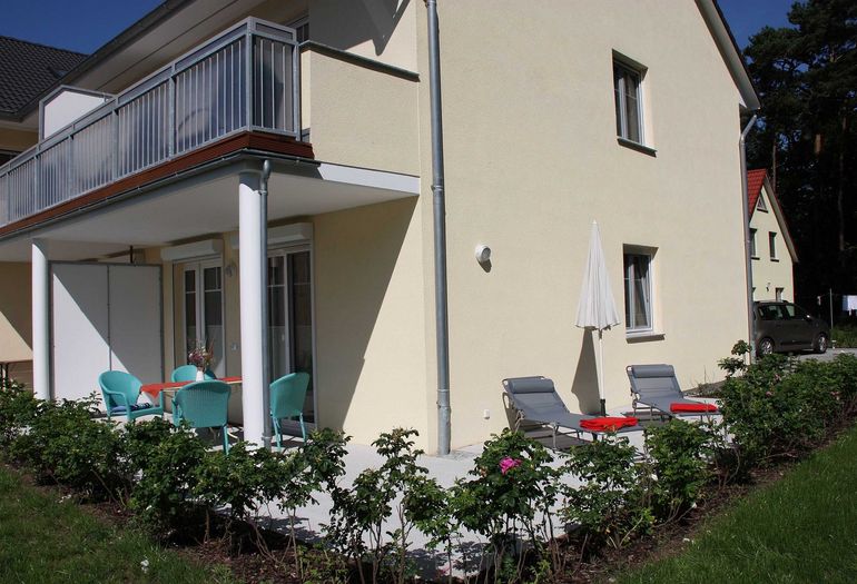 seitlicher Blick auf die Ferienwohnung Ostseerausch seitlicher Blick auf die Ferienwohnung Ostseerausch