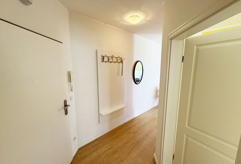 Eingangsbereich mit Garderobe Eingangsbereich mit Garderobe