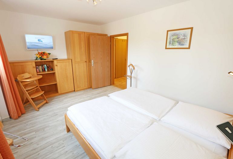 Schlafzimmer mit TV Schlafzimmer mit TV