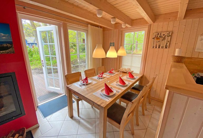 Esstisch für gemeinsames Essen