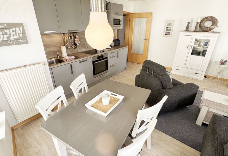 Esstisch mit Stühlen Esstisch mit Stühlen