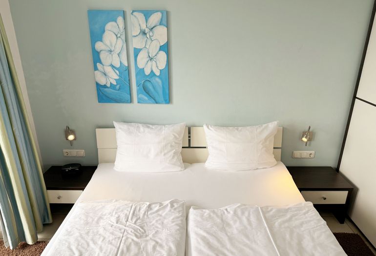 Schlafzimmer mit Doppelbett Schlafzimmer mit Doppelbett