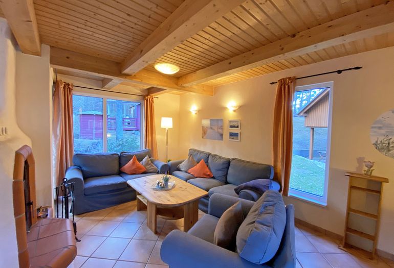 gemütliche Couch mit Sessel