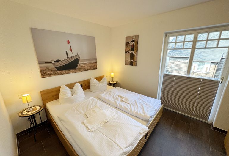 1.Schlafzimmer mit Doppelbett