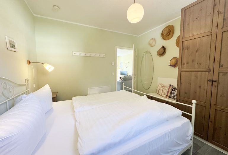 Schlafzimmer mit Doppelbett Schlafzimmer mit Doppelbett