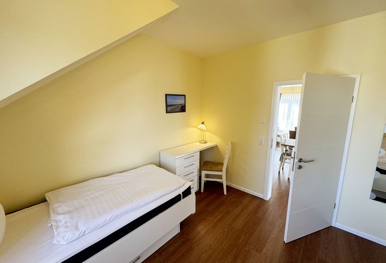 2. Schlafzimmer mit 2 Einzelbetten