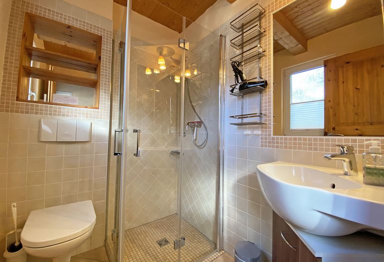Badezimmer unten Badezimmer unten