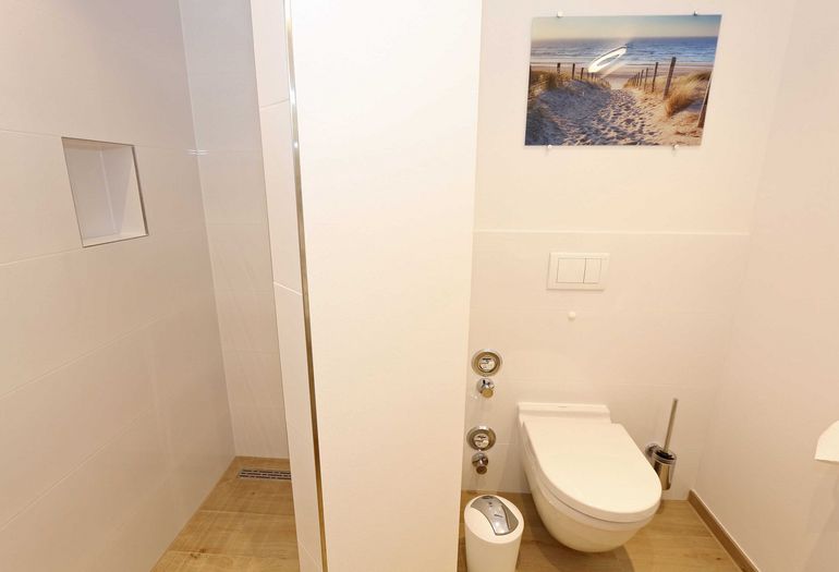 Badezimmer mit Dusche