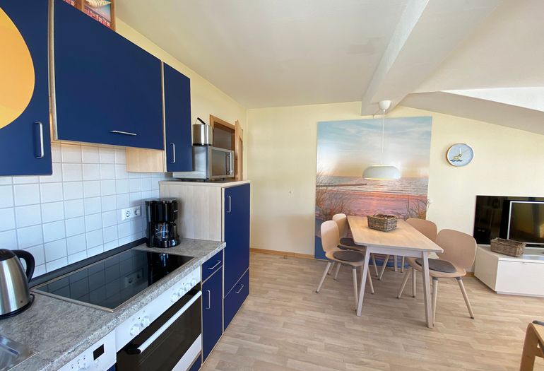 Küchenzeile mit allem was benötigt wird