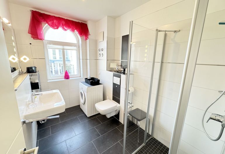 Villa Wilhelmine WE 04 Duschbad mit Waschmaschine