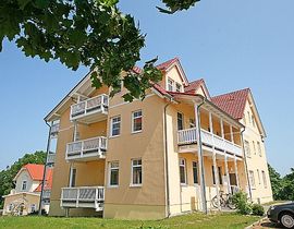Villa Bergfrieden - Whg. 06 mit Balkon & Meerblick