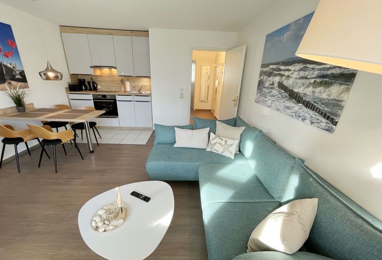 Wohnzimmer mit Esstisch Wohnzimmer mit Esstisch