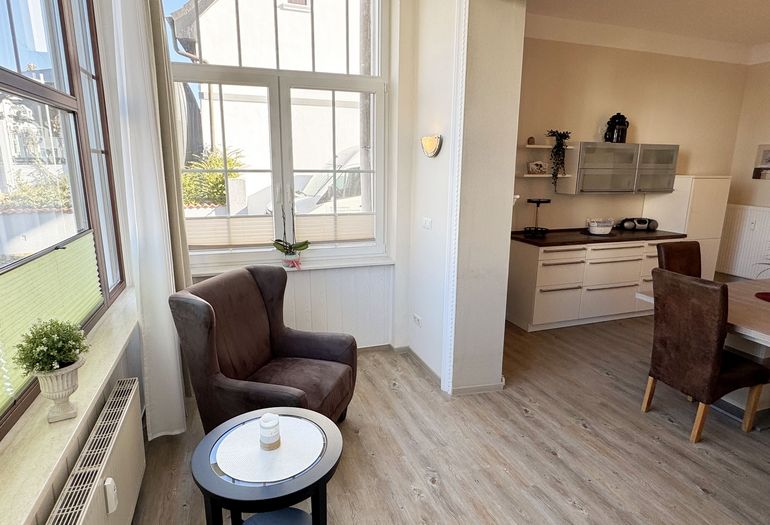 gemütliche Sitzecke mit Sessel gemütliche Sitzecke mit Sessel