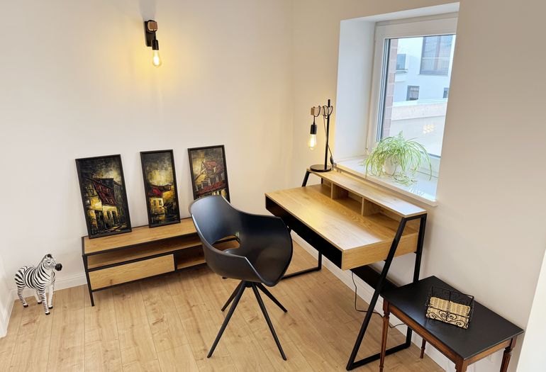 Arbeitsplatz mit Tageslicht Arbeitsplatz mit Tageslicht