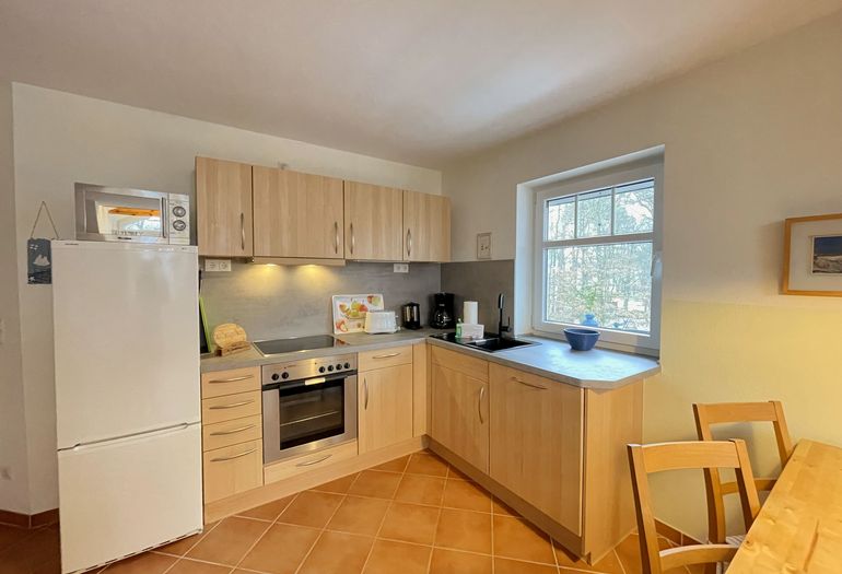 moderne Küchenzeile mit Backofen moderne Küchenzeile mit Backofen