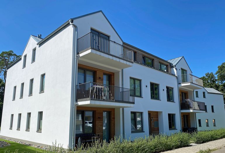 seitlicher Blick zur Villa Carlotta