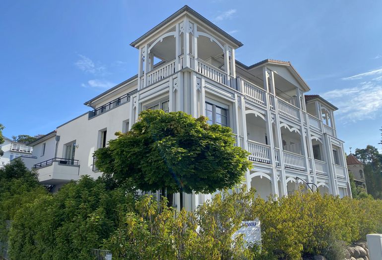 Blick auf die Villa Annika