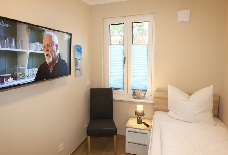 2. Schlafzimmer mit TV 2. Schlafzimmer mit TV