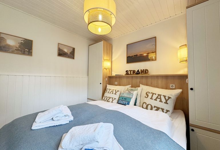 1.Schlafzimmer mit Doppelbett 1.Schlafzimmer mit Doppelbett