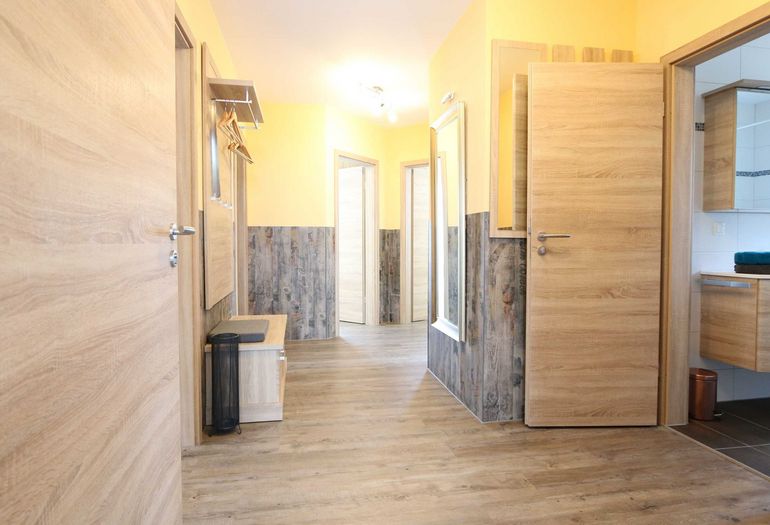 Flurbereich mit Garderobe Flurbereich mit Garderobe